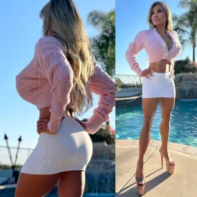 Connie's ... 💎💎RICH💎💎 THICK "FLUFFY PINK" CABLE KNIT Crop Sweater top, With 2 HUGE RHINESTONE Snap Buttons  "LIMITED EXCLUSIVE”